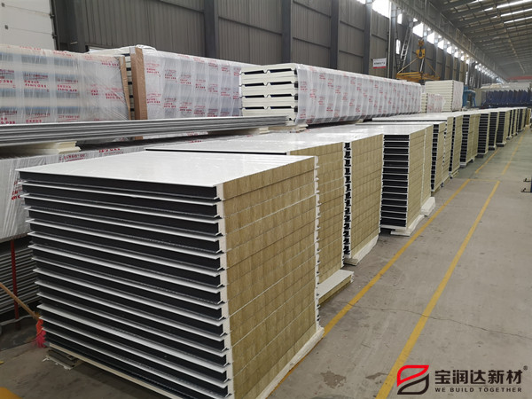 聚氨酯側(cè)封巖棉板防火等級多少？